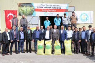 Manisa Akhisar’a 291 tonluk gübre desteği