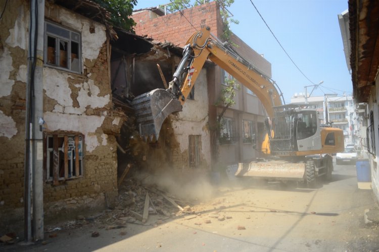 Bursa Osmangazi’de huzur veren yıkımlar sürüyor
